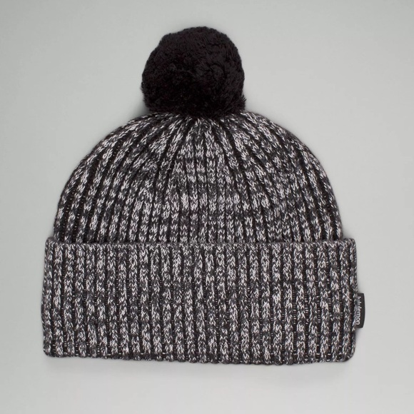 Lululemon Textured Knit Sherpa Lined Beanie Winter Hat Black & White NWT